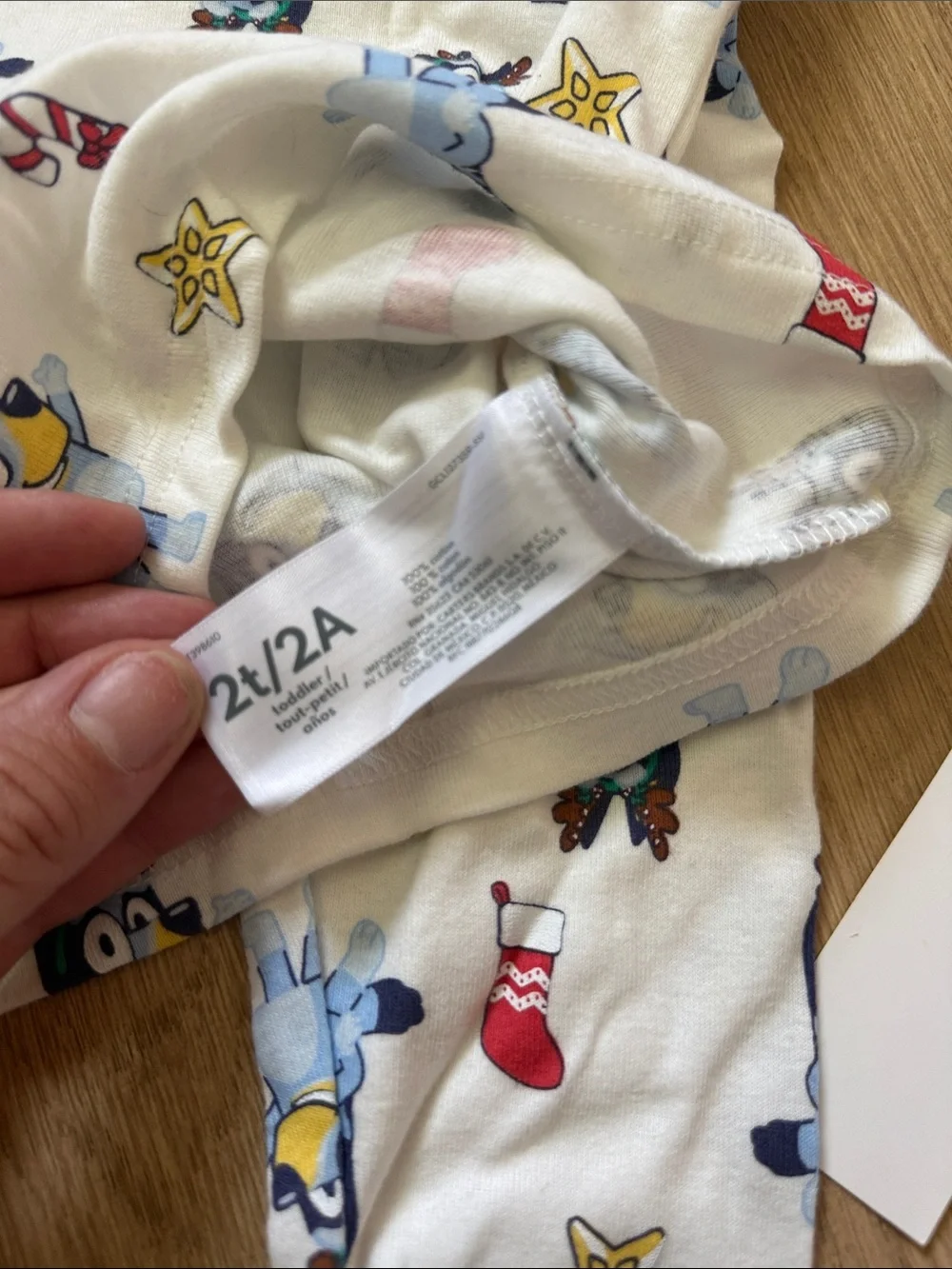 Carter's White Christmas Bluey Print Pajama Set with Red Trim Size 2T NEW!